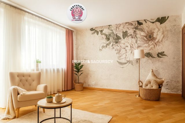 Mieszkanie 4-pokojowe Kraków Dębniki, ul. Kobierzyńska. Zdjęcie 1