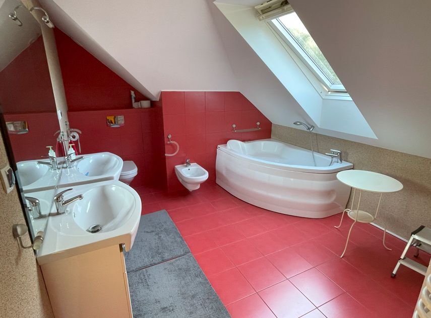 dom wolnostojący, 5 pokoi Puszcza. Zdjęcie 13