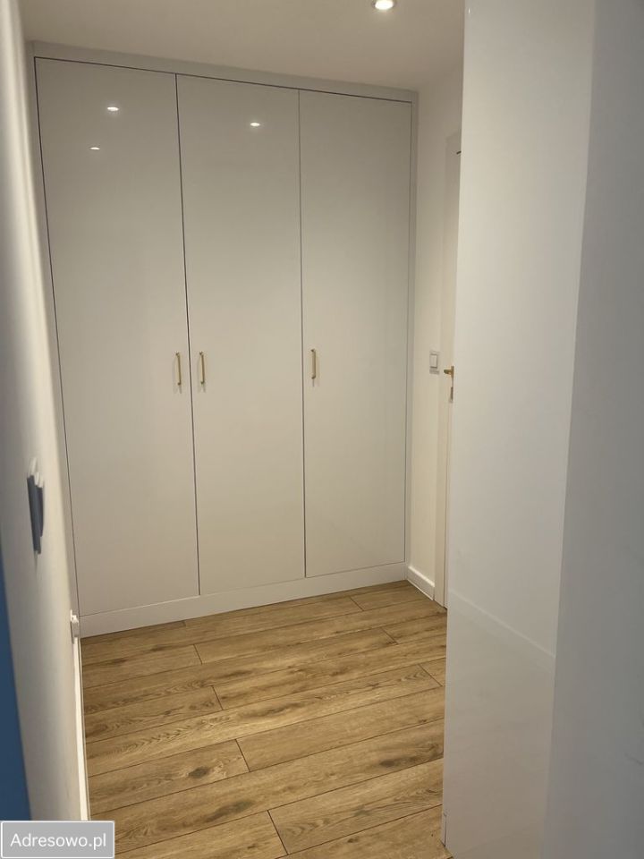 dom wolnostojący, 4 pokoje Bagno. Zdjęcie 13