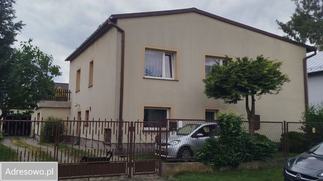 dom wolnostojący, 7 pokoi Częstochowa Lisiniec, ul. Namysłowska. Zdjęcie 1