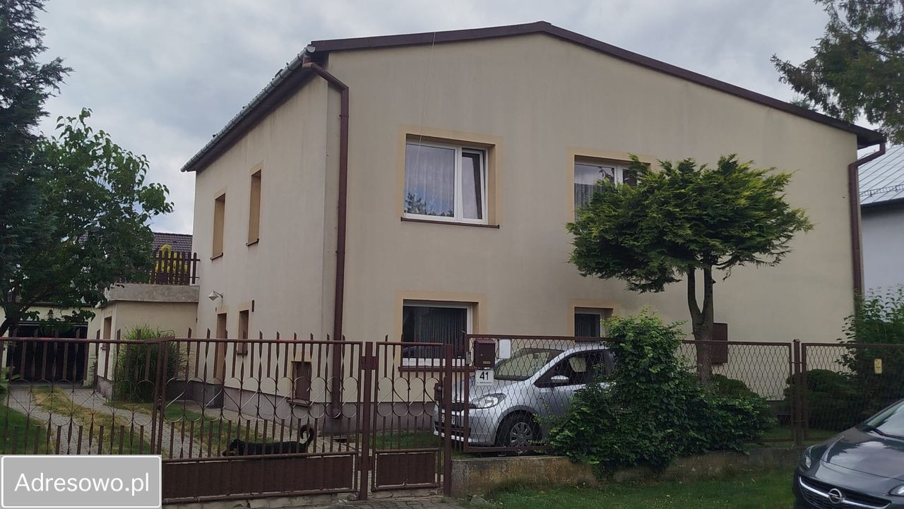 dom wolnostojący, 7 pokoi Częstochowa Lisiniec, ul. Namysłowska. Zdjęcie 1