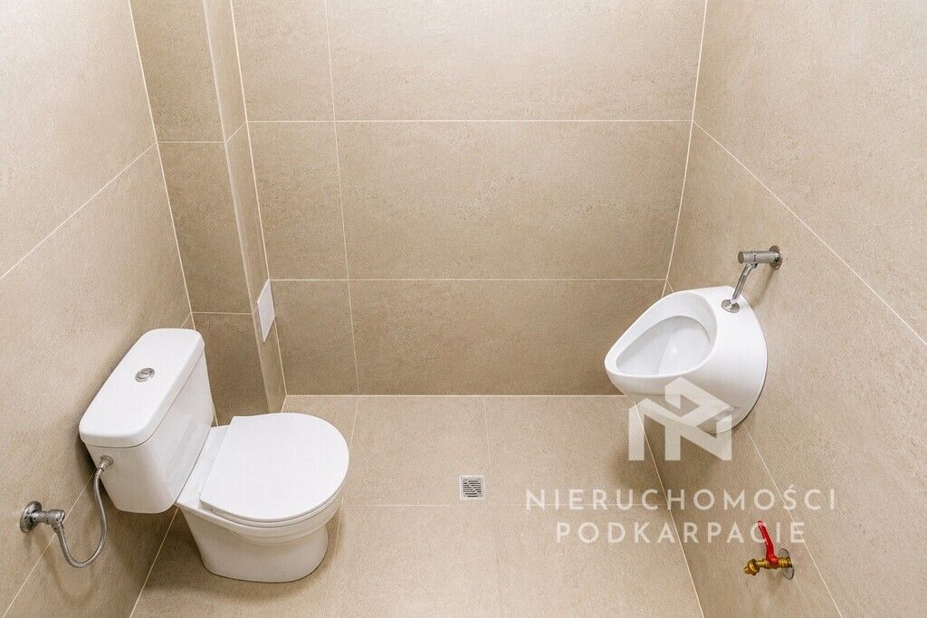 Hala/magazyn Rzeszów Dworzysko. Zdjęcie 7