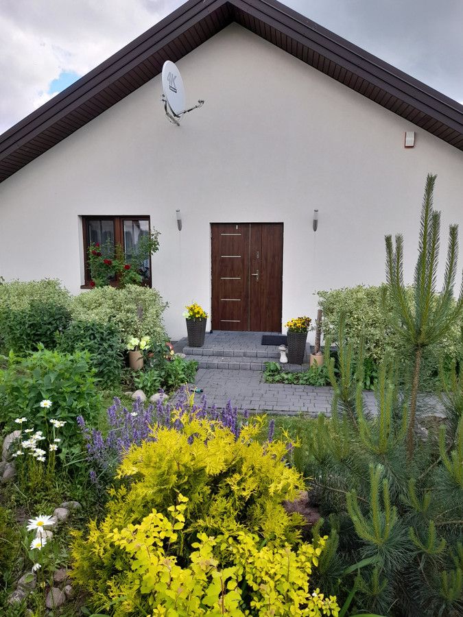 dom wolnostojący, 3 pokoje Nowe Miasto. Zdjęcie 2