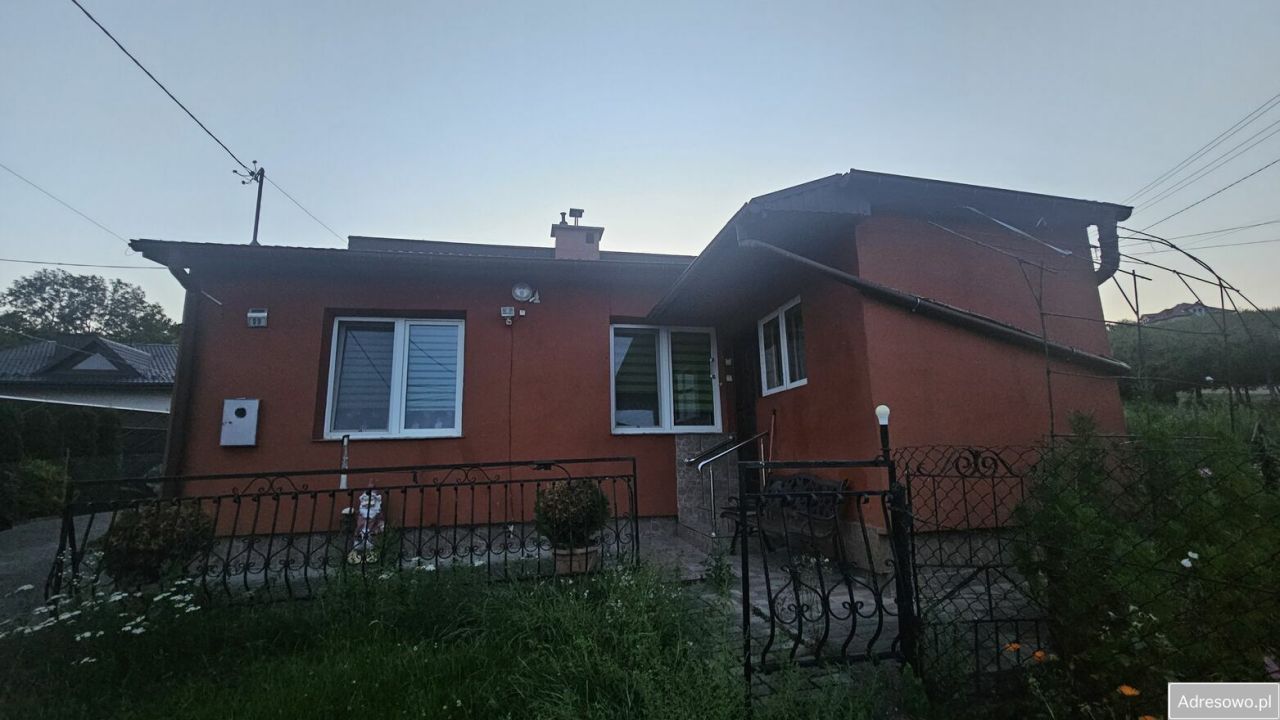 dom wolnostojący, 2 pokoje Łososina Dolna. Zdjęcie 1