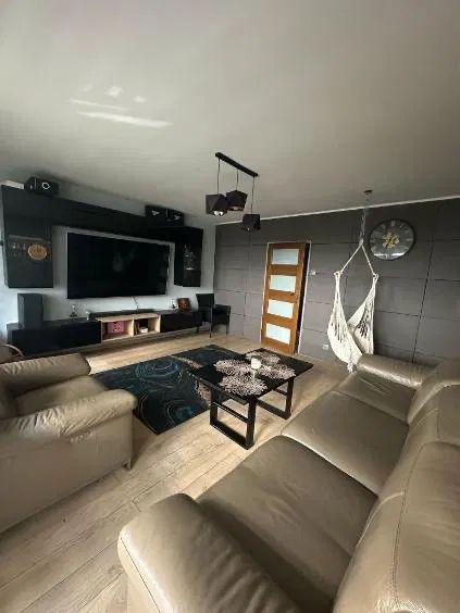 Mieszkanie 4-pokojowe Krzyków. Zdjęcie 1