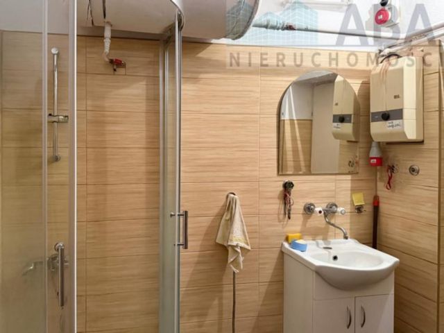 dom wolnostojący, 4 pokoje Biskupice. Zdjęcie 8