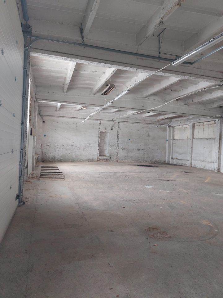 Hala/magazyn Sanok, ul. gen. Bema. Zdjęcie 8