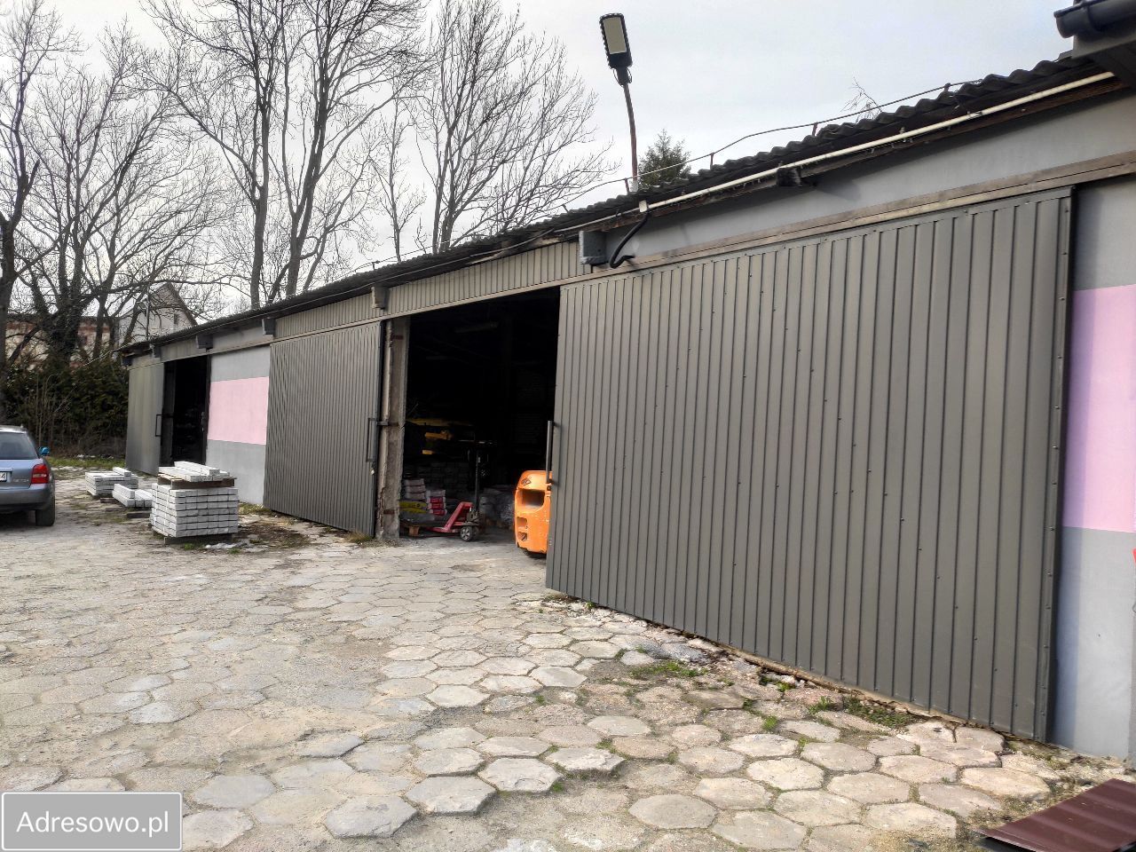 Hala/magazyn Moniaki. Zdjęcie 4