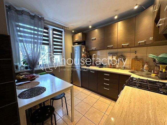 Mieszkanie 2-pokojowe Łódź Dąbrowa. Zdjęcie 3