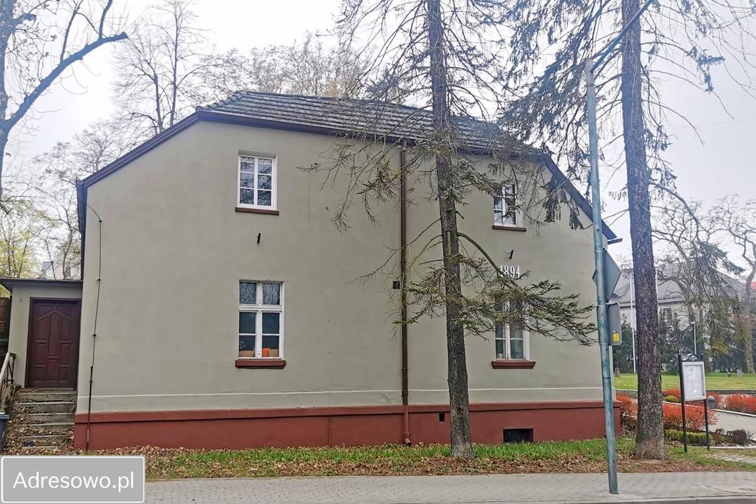 dom wolnostojący, 7 pokoi Lubliniec, ul. Grunwaldzka