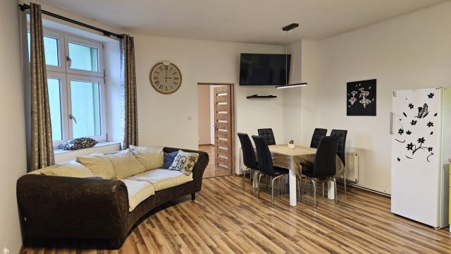 Mieszkanie 3-pokojowe Bytom Śródmieście, ul. marsz. Józefa Piłsudskiego. Zdjęcie 1