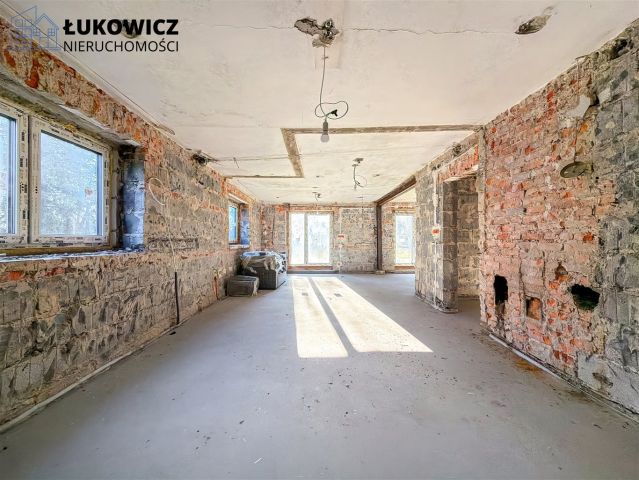 dom wolnostojący, 15 pokoi Jeleśnia. Zdjęcie 7