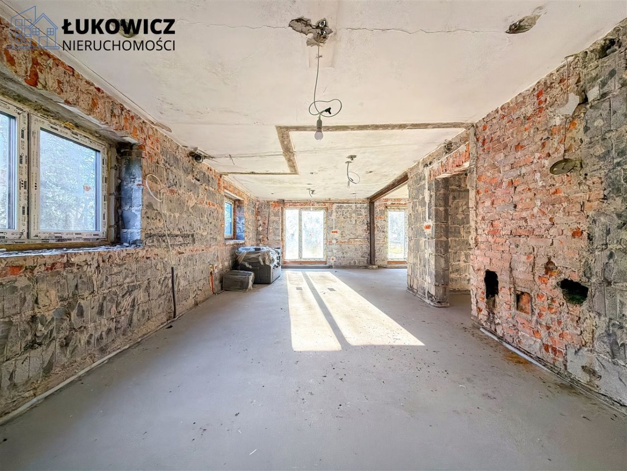 dom wolnostojący, 15 pokoi Jeleśnia. Zdjęcie 7