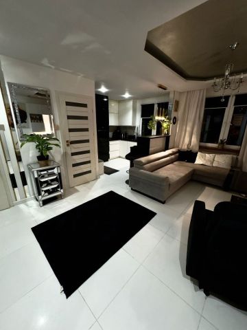 Mieszkanie 3-pokojowe Chełm Centrum, ul. Powstańców Warszawy. Zdjęcie 1