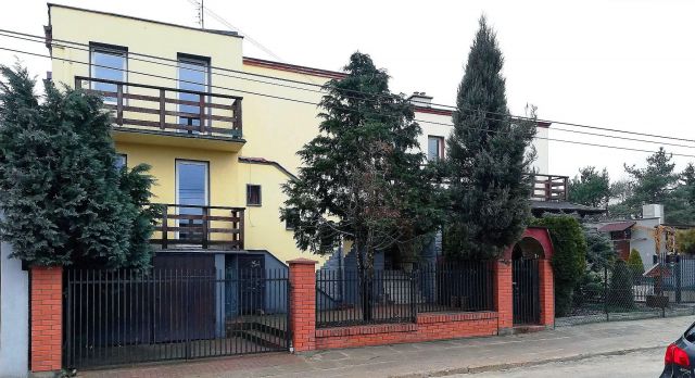 dom wolnostojący, 6 pokoi Zgierz, ul. Józefa Piłsudskiego. Zdjęcie 1