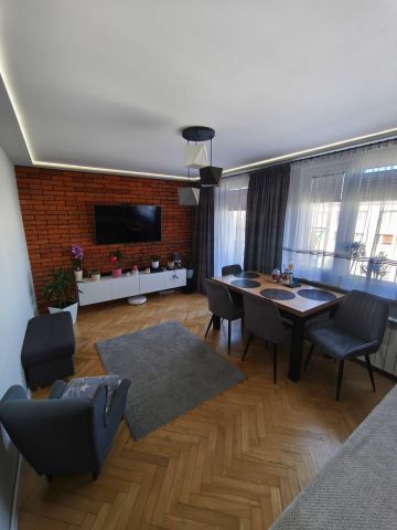 Mieszkanie 3-pokojowe Ostrowiec Świętokrzyski, os. Ogrody. Zdjęcie 1