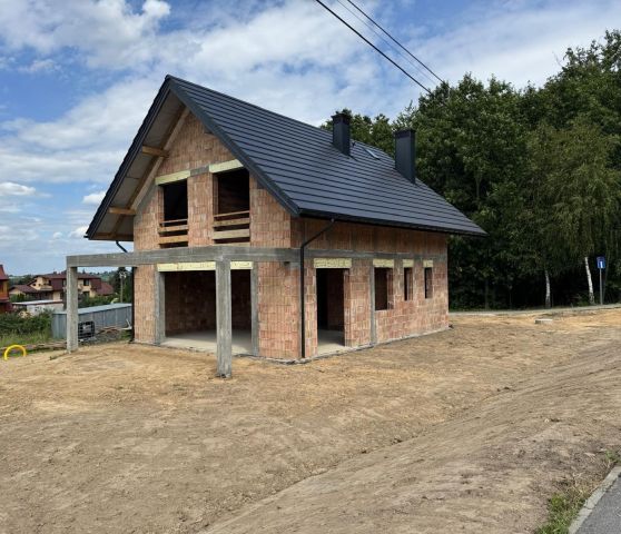 dom wolnostojący, 5 pokoi Łazany. Zdjęcie 1