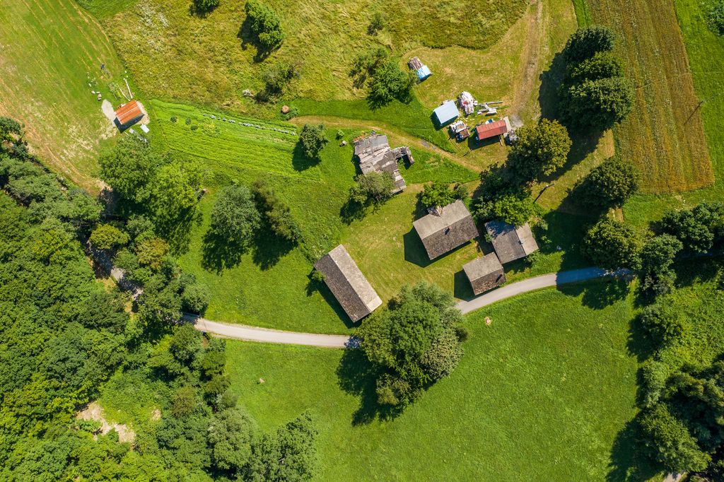 dom, 4 pokoje Męcina