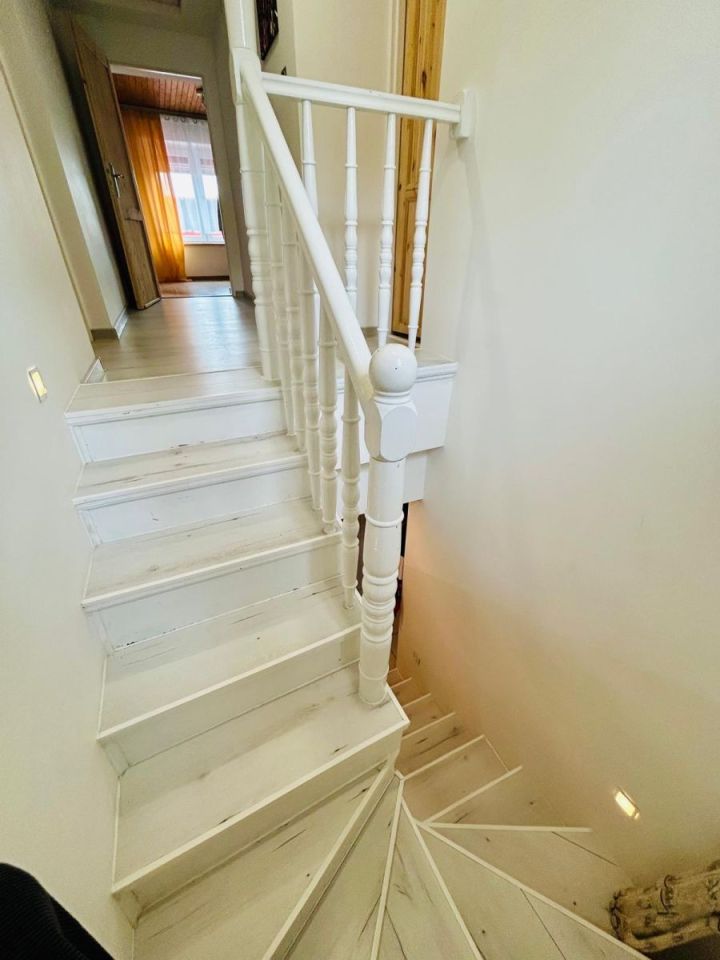 dom wolnostojący, 7 pokoi Jelenia Góra, ul. Adama Mickiewicza. Zdjęcie 30