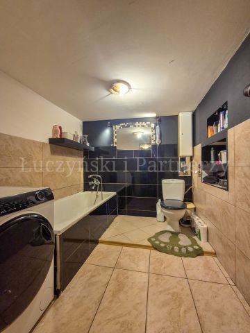 dom wolnostojący, 5 pokoi Pasiecznik. Zdjęcie 13