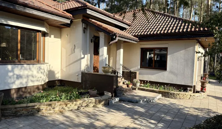 dom wolnostojący, 6 pokoi Jazgarzewszczyzna