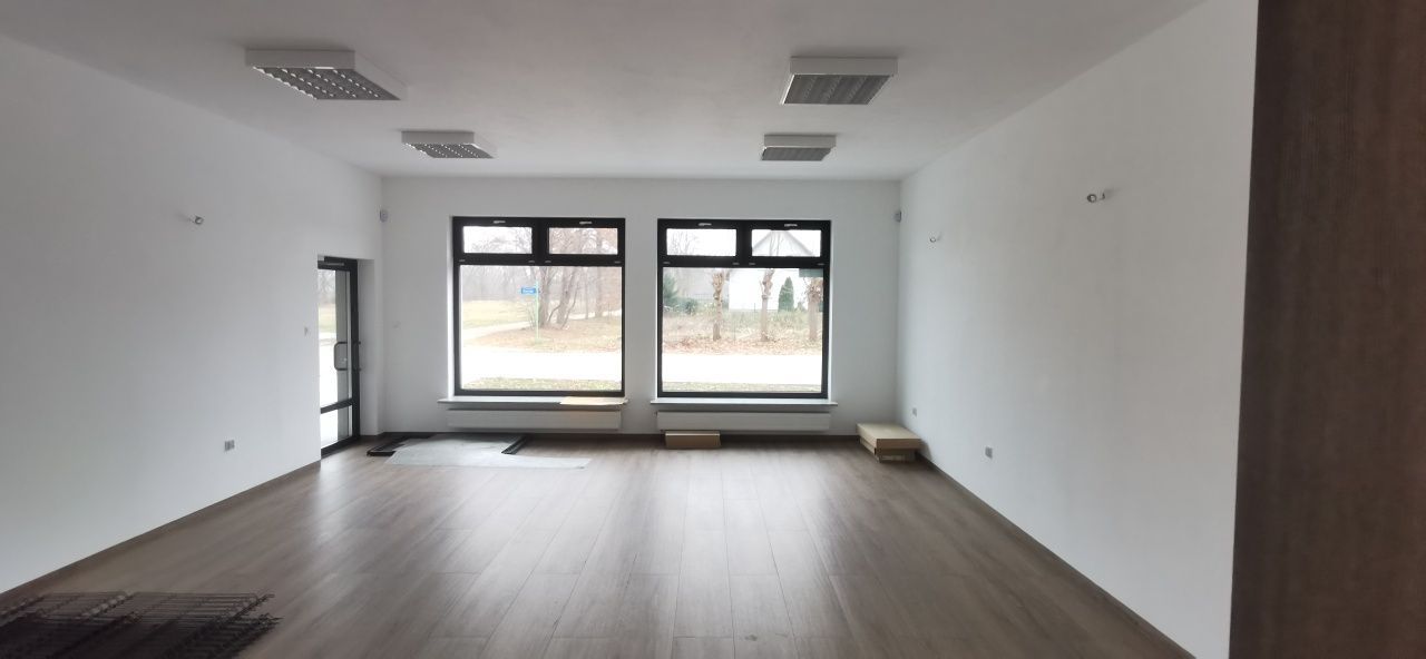 Lokal Strachówka, ul. Cypriana Kamila Norwida. Zdjęcie 4