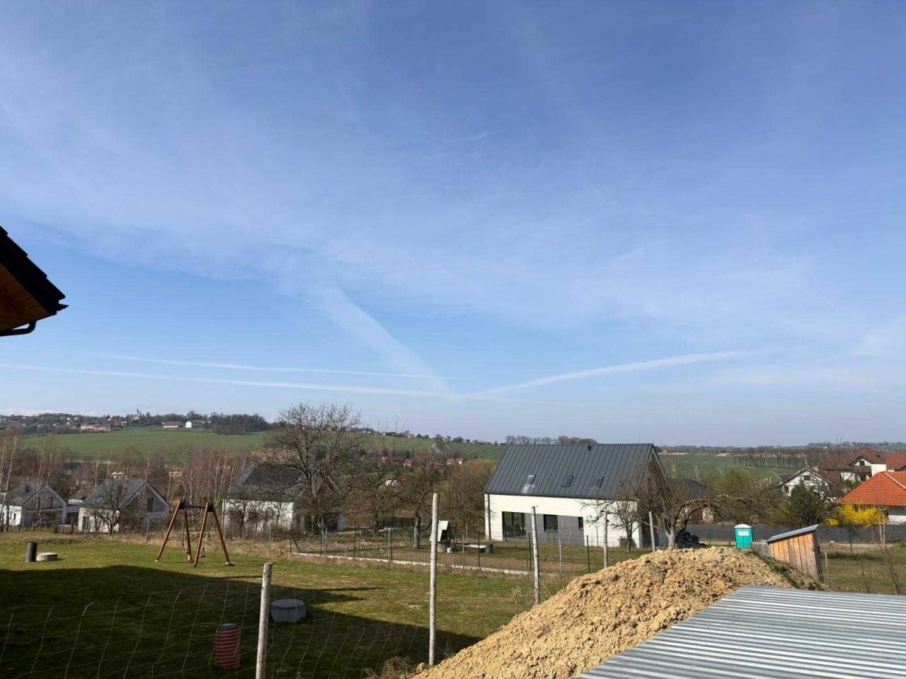 dom wolnostojący, 5 pokoi Łazany. Zdjęcie 5