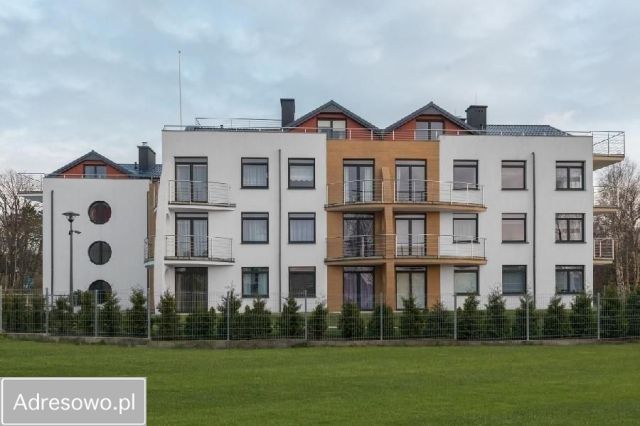 Mieszkanie 3-pokojowe Jastrzębia Góra. Zdjęcie 1