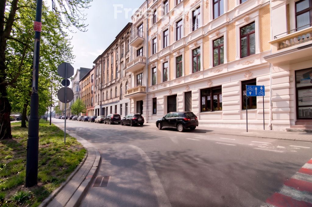 Mieszkanie 4-pokojowe Łódź Śródmieście, ul. Polskiej Organizacji Wojskowej. Zdjęcie 1