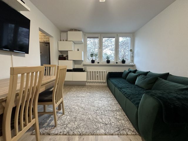 Mieszkanie 3-pokojowe Łódź Dąbrowa, ul. Juliusza Kossaka. Zdjęcie 1