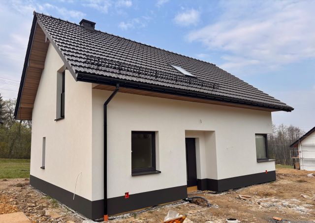 dom wolnostojący, 4 pokoje Alwernia, ul. Różana. Zdjęcie 1