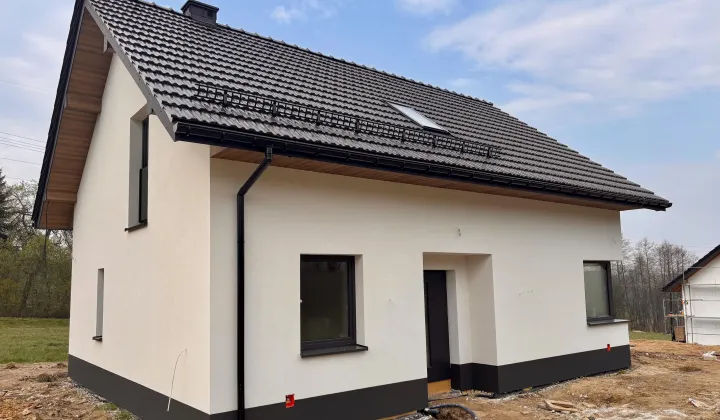 dom wolnostojący, 4 pokoje Alwernia, ul. Różana