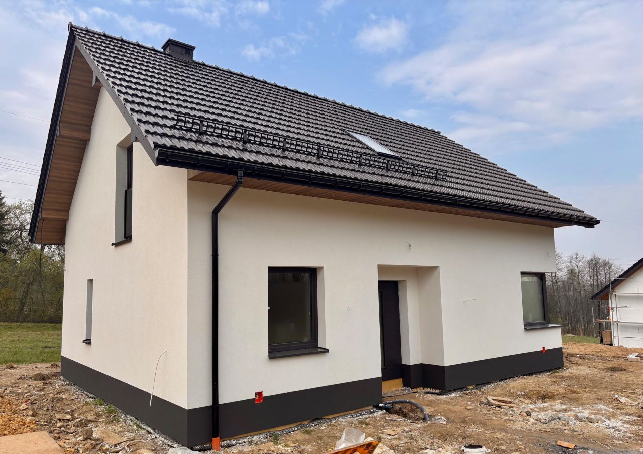 dom wolnostojący, 4 pokoje Alwernia, ul. Różana. Zdjęcie 1