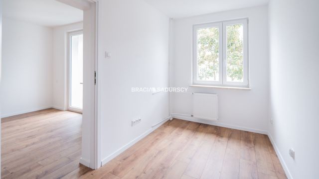 Mieszkanie 3-pokojowe Kraków Mistrzejowice, os. Tysiąclecia. Zdjęcie 3