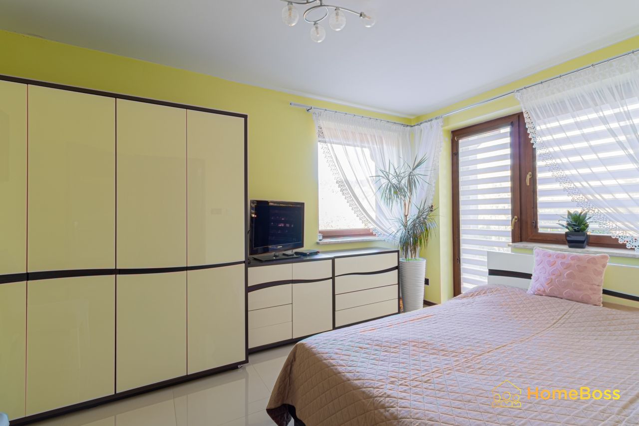 budynek wielorodzinny, 5 pokoi Niestachów. Zdjęcie 9