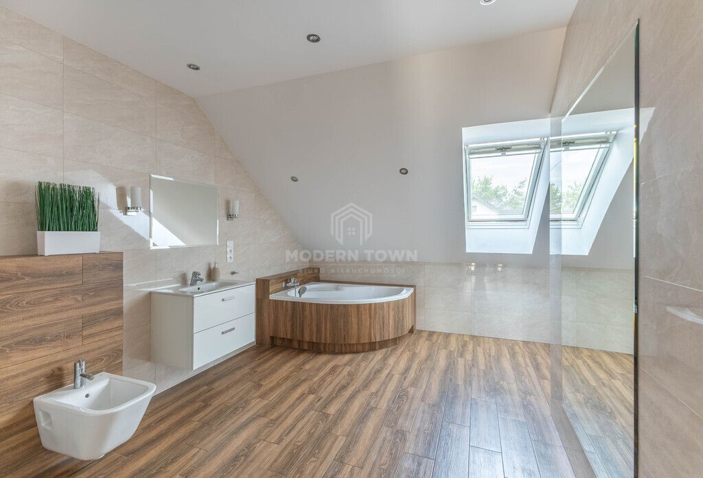 dom wolnostojący, 5 pokoi Rusiec. Zdjęcie 11