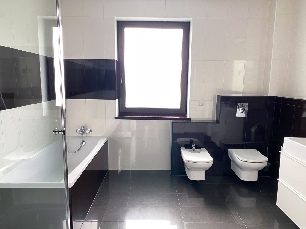 dom wolnostojący, 5 pokoi Helenów Drugi. Zdjęcie 8