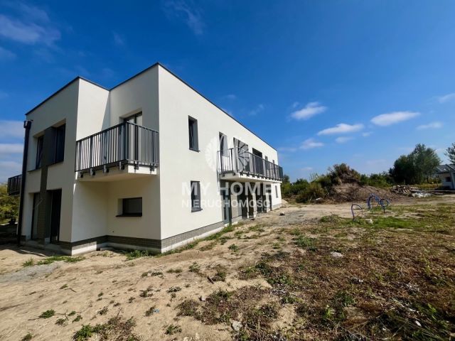 dom szeregowy, 5 pokoi Chrzanów Mały. Zdjęcie 2