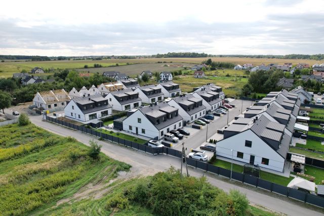 bliźniak, 6 pokoi Pisarzowice, ul. Tęczowa. Zdjęcie 1
