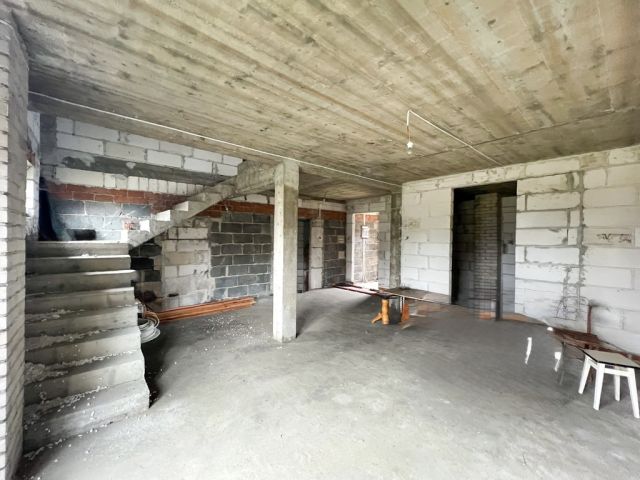 dom wolnostojący, 6 pokoi Łopuszka Mała. Zdjęcie 2