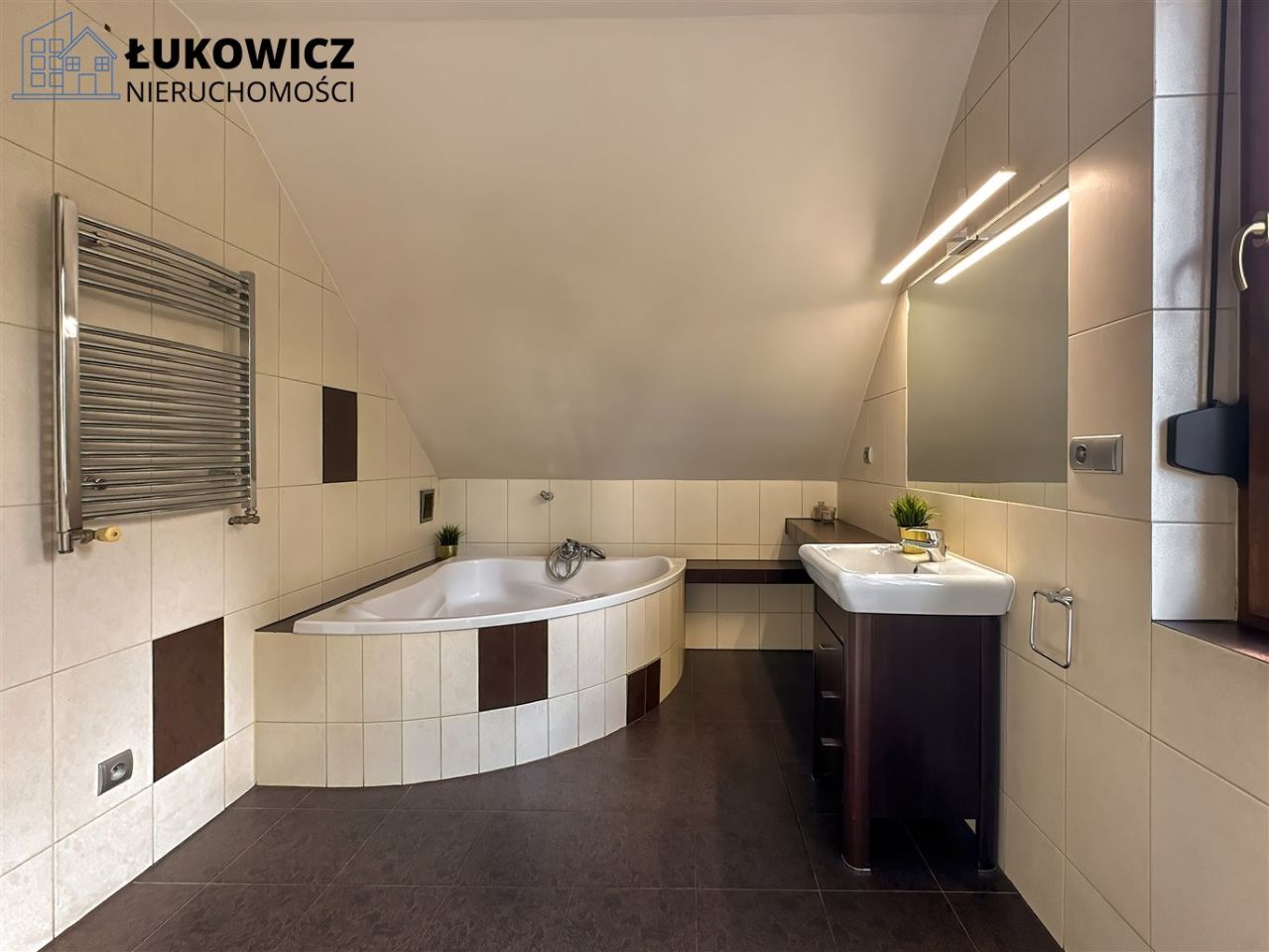 dom wolnostojący, 4 pokoje Bielsko-Biała Komorowice Krakowskie. Zdjęcie 17