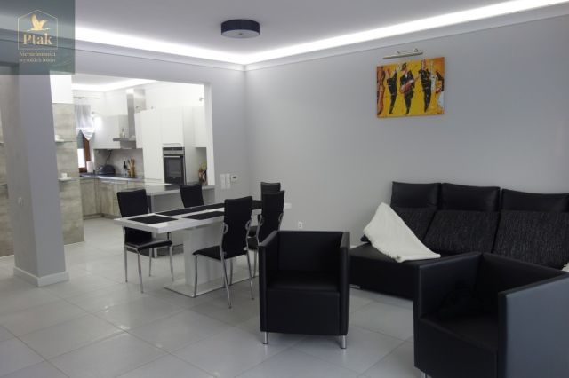 dom szeregowy, 5 pokoi Poznań Podolany. Zdjęcie 1