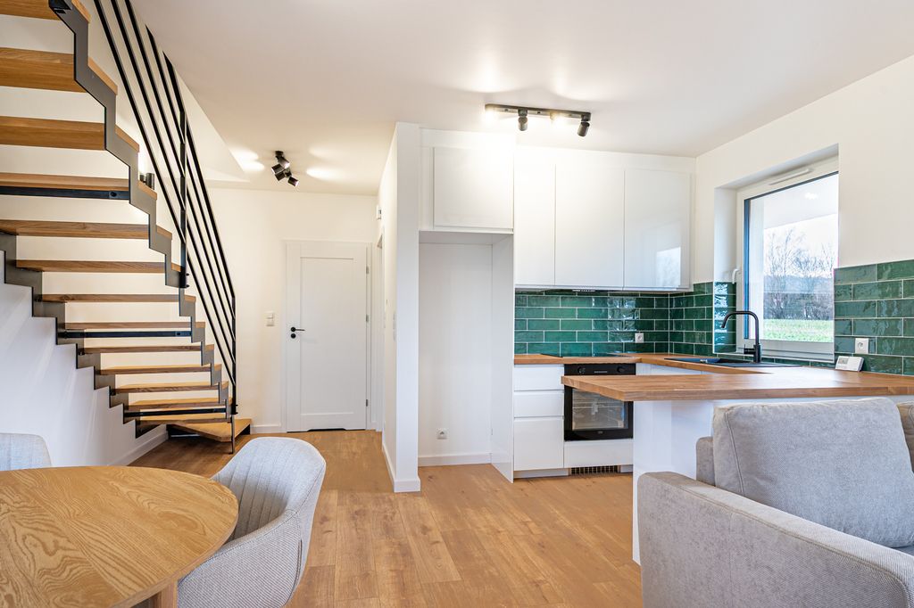 bliźniak, 4 pokoje Krasne. Zdjęcie 2