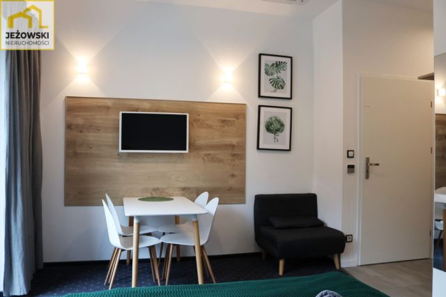 dom wolnostojący, 6 pokoi Janowiec. Zdjęcie 25