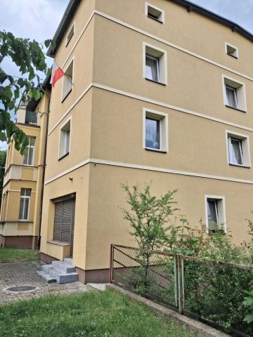 Mieszkanie 3-pokojowe Jelenia Góra Centrum, ul. Powstańców Wielkopolskich. Zdjęcie 1