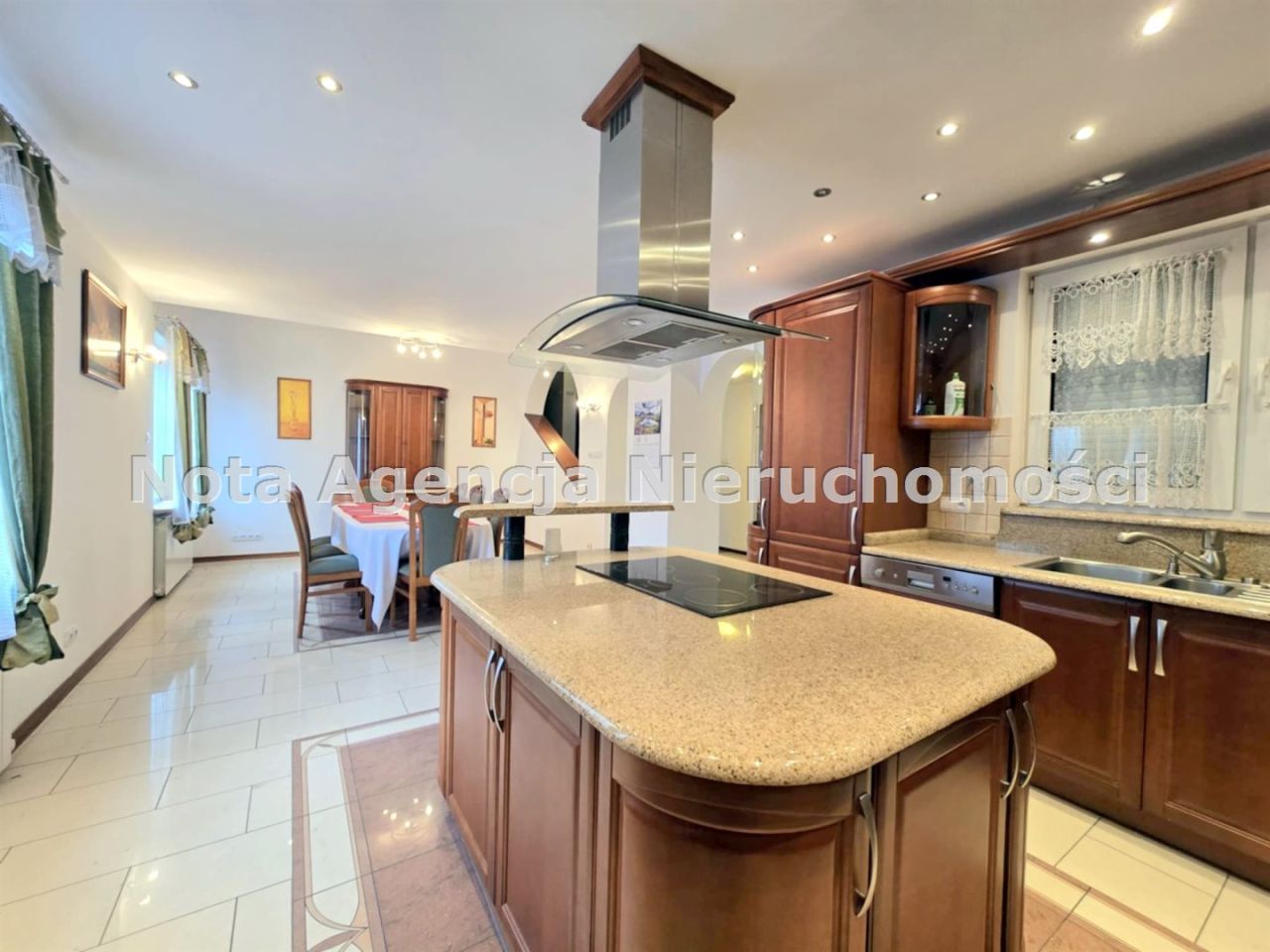 bliźniak, 6 pokoi Wałbrzych Piaskowa Góra. Zdjęcie 2