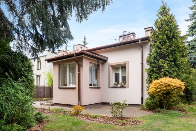dom wolnostojący, 3 pokoje Warszawa Targówek, ul. Krośniewicka. Zdjęcie 1