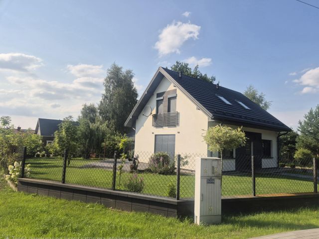 dom wolnostojący, 4 pokoje Sokołówek, ul. Urocza. Zdjęcie 1