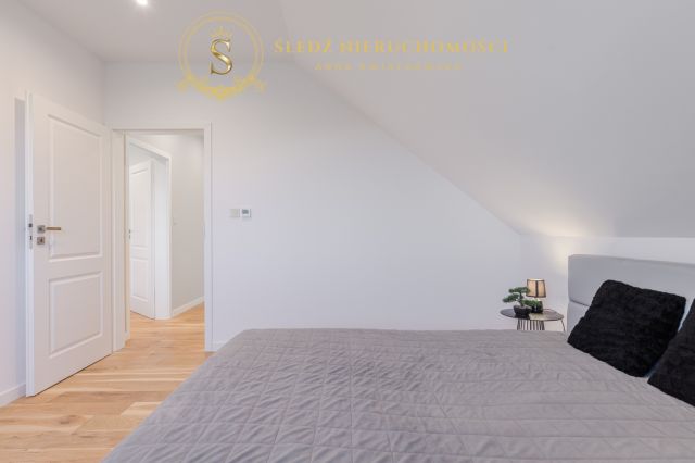 bliźniak, 4 pokoje Chróstnik. Zdjęcie 8