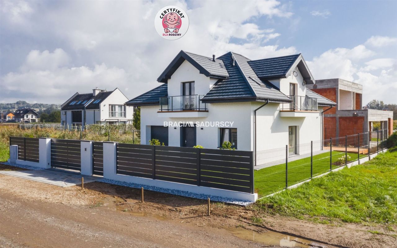 dom wolnostojący, 4 pokoje Kraków Zwierzyniec, ul. Pylna